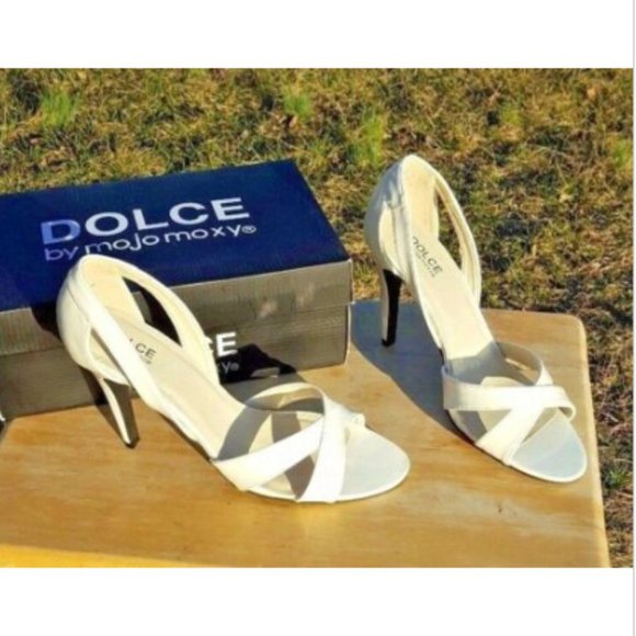 Dolce Shoes - Dolce by mojo moxy Size 10 White Slip-on Sandal